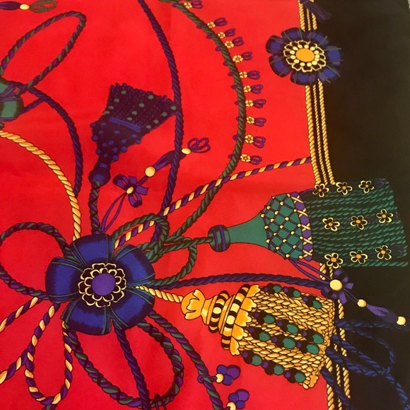 ✨Vintage Tassel Scarf - Picture 3 of 7